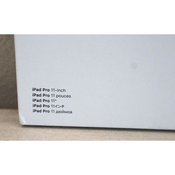 Apple MRX82ZM/A - Smart Folio White 11" iPad Pro Protective Case - Picture 4 of 6
